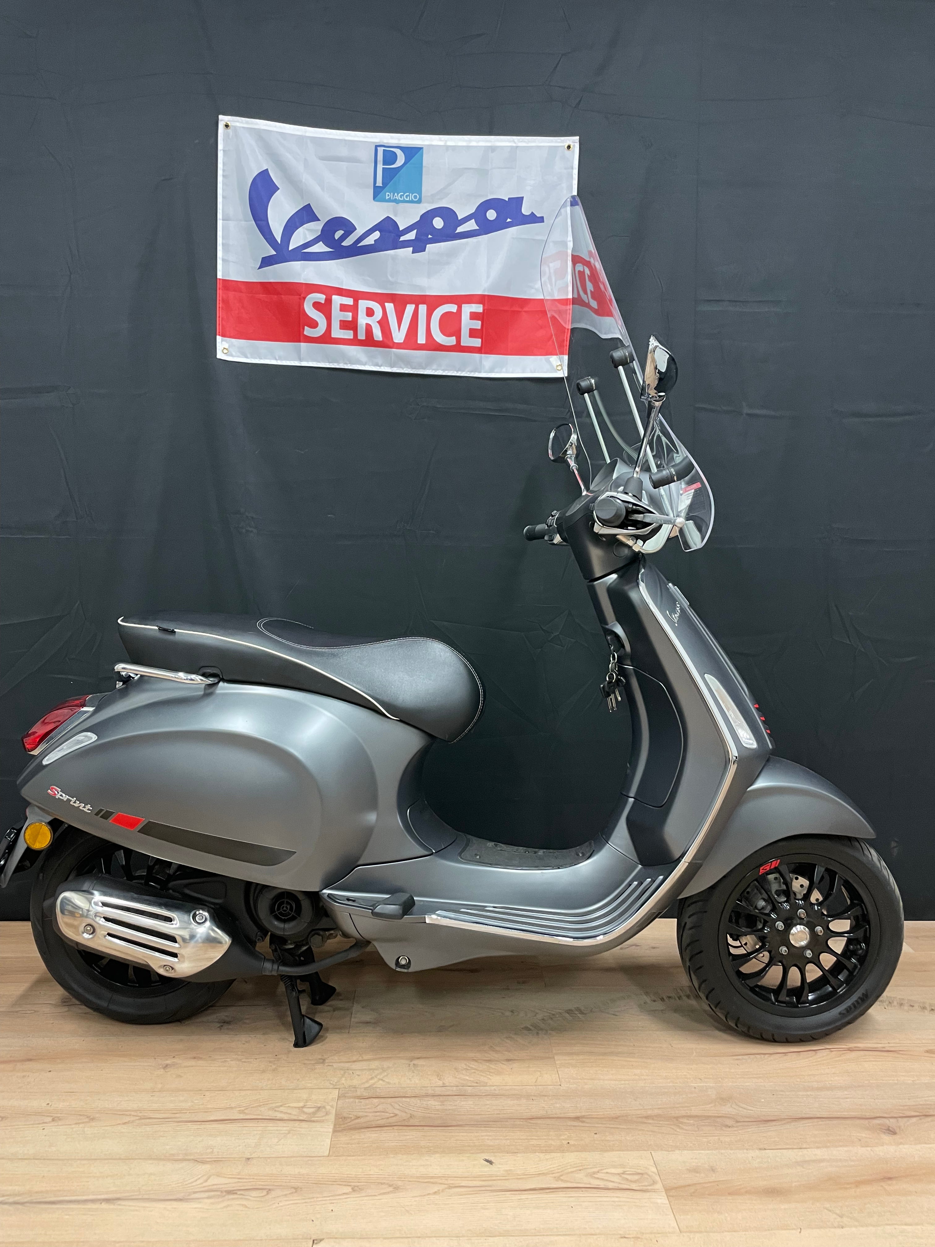 Vespa sprint | IGET | 2018 | 1e eigenaar | Snor / Brom