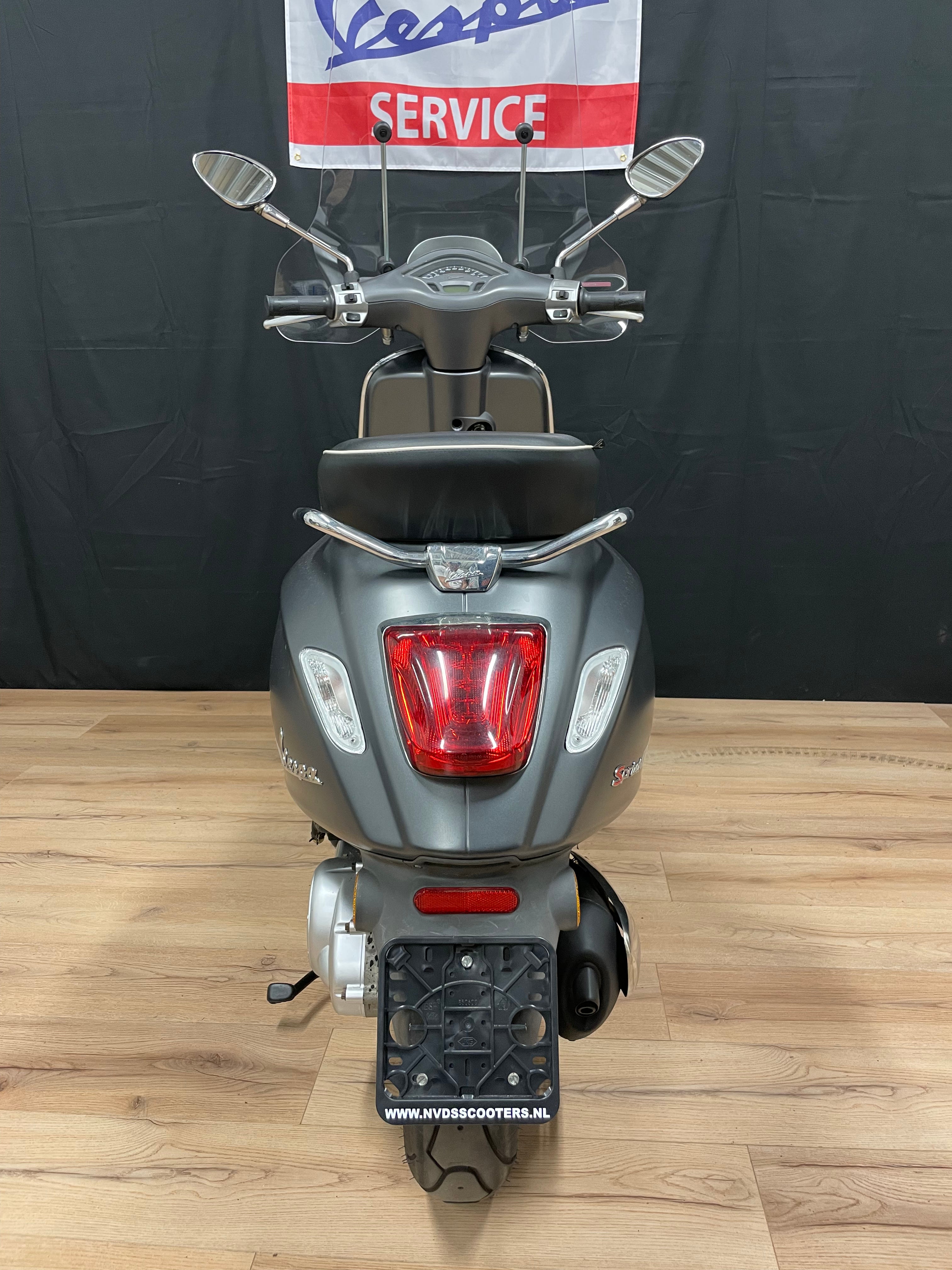 Vespa sprint | IGET | 2018 | 1e eigenaar | Snor / Brom