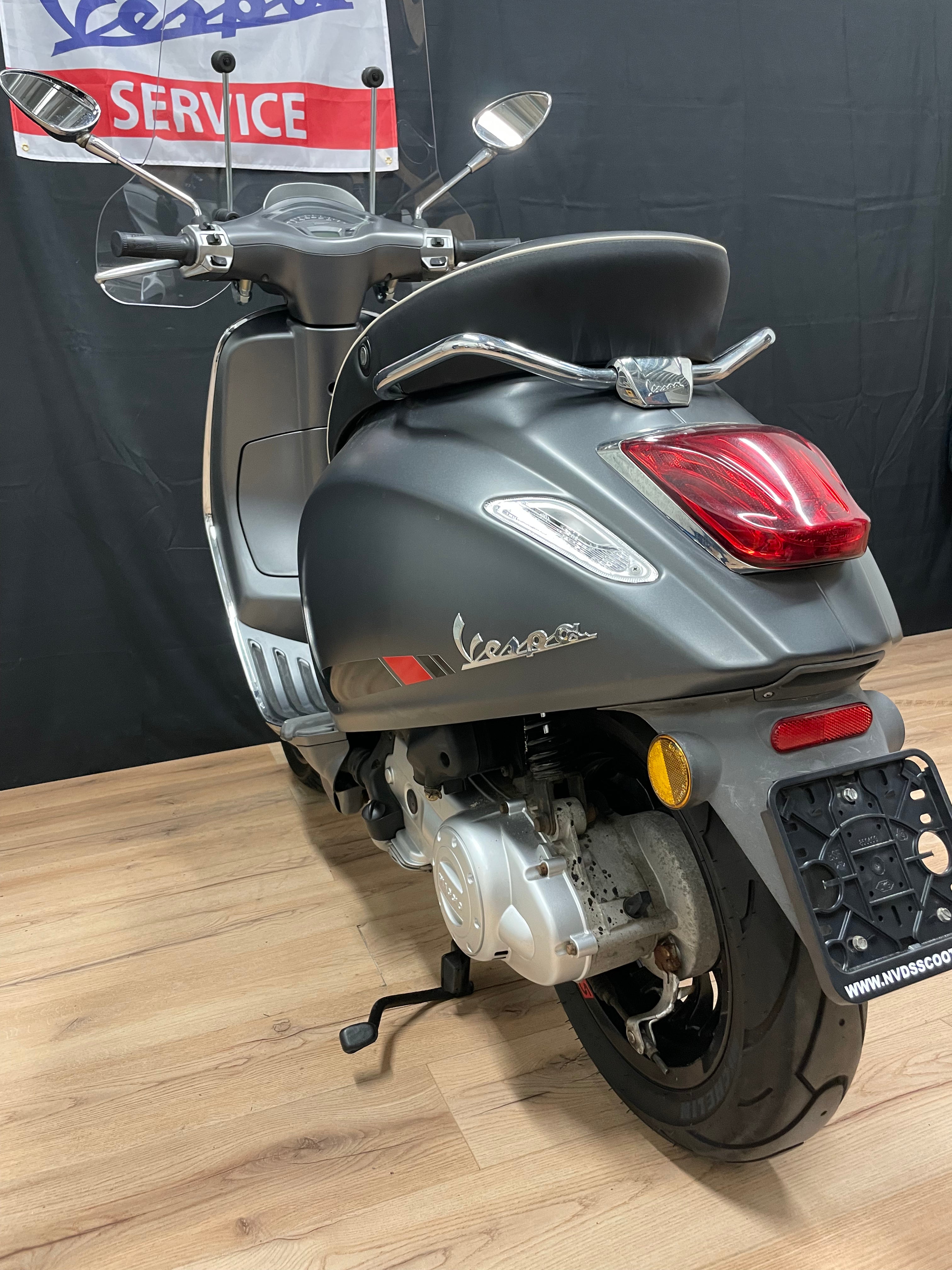 Vespa sprint | IGET | 2018 | 1e eigenaar | Snor / Brom