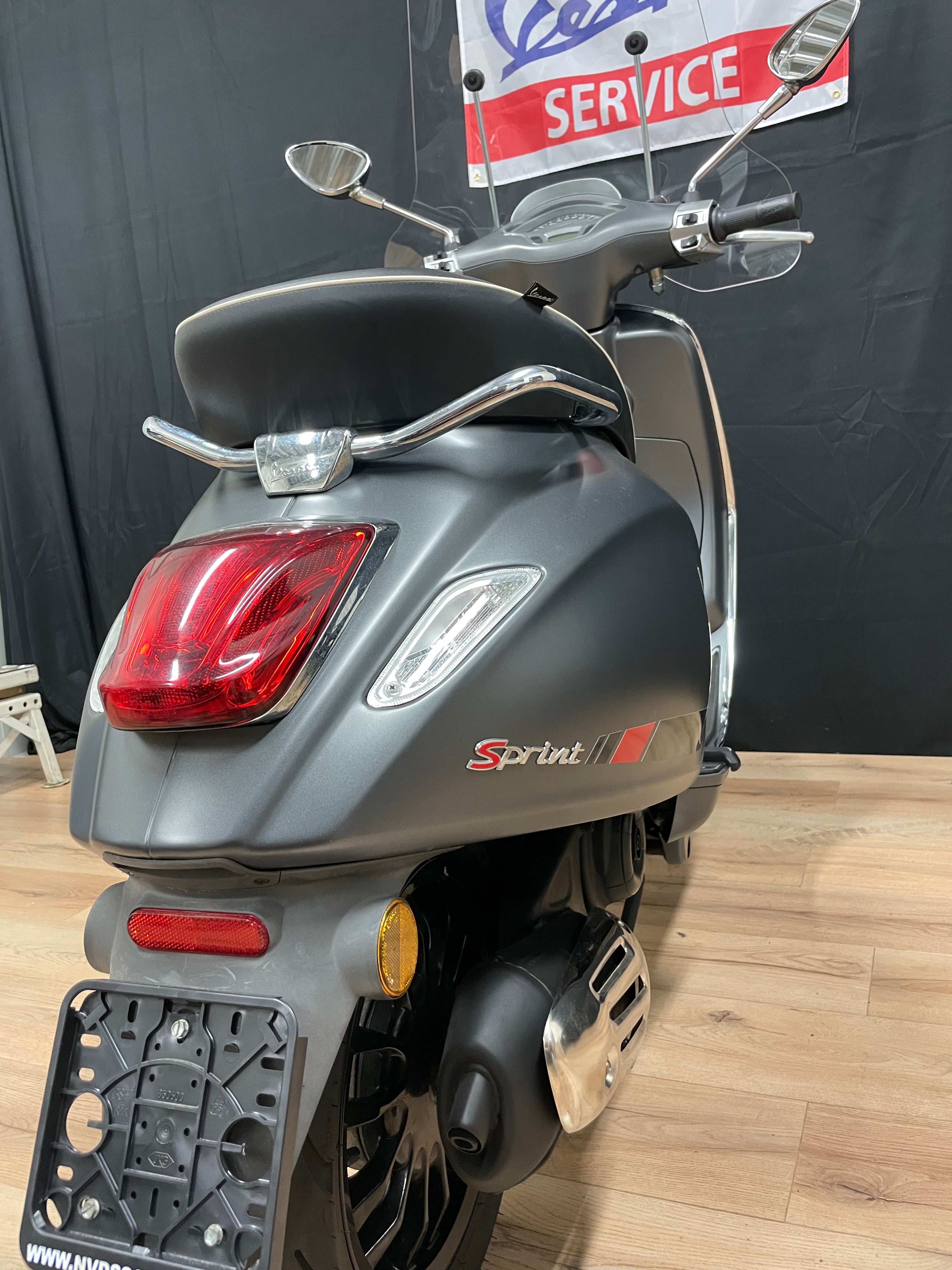 Vespa sprint | IGET | 2018 | 1e eigenaar | Snor / Brom