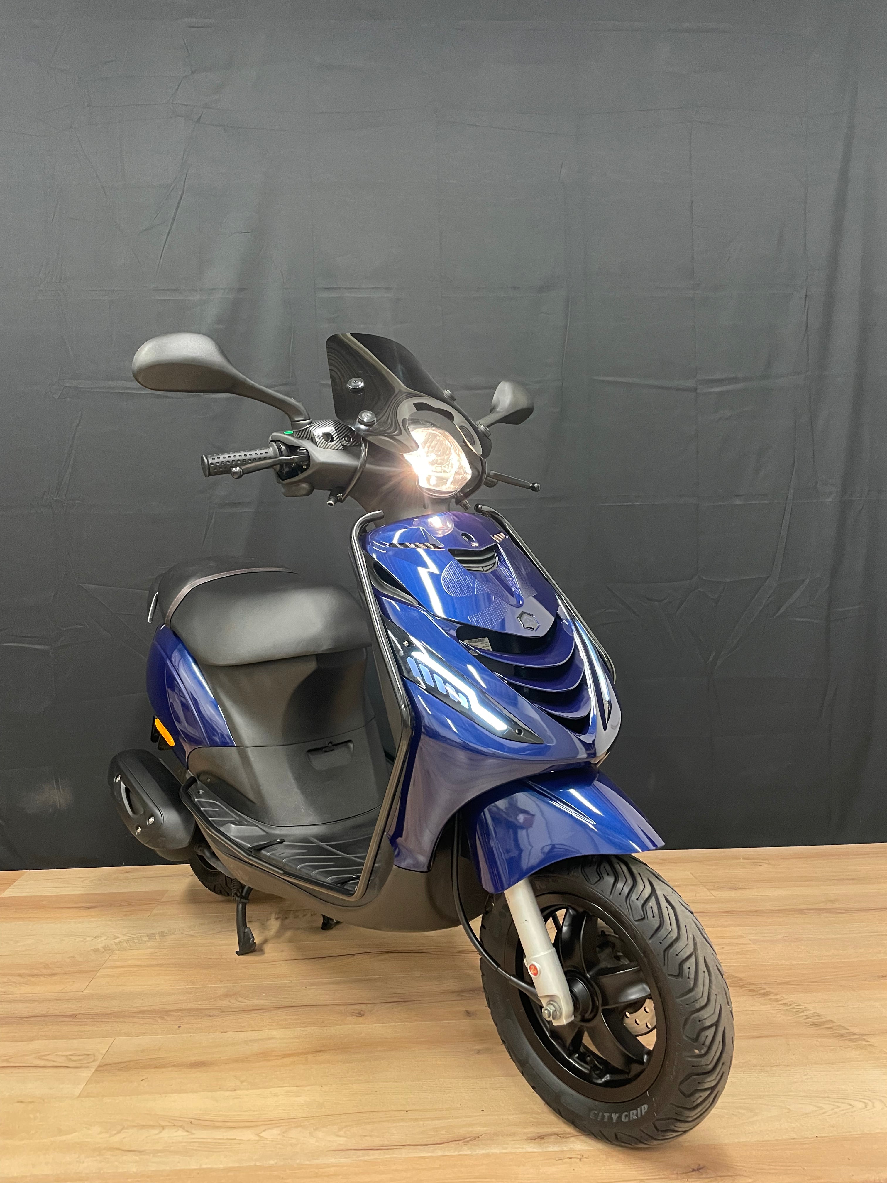 Piaggio Zip 50 S - Full option - Brom - Garantie - Custom