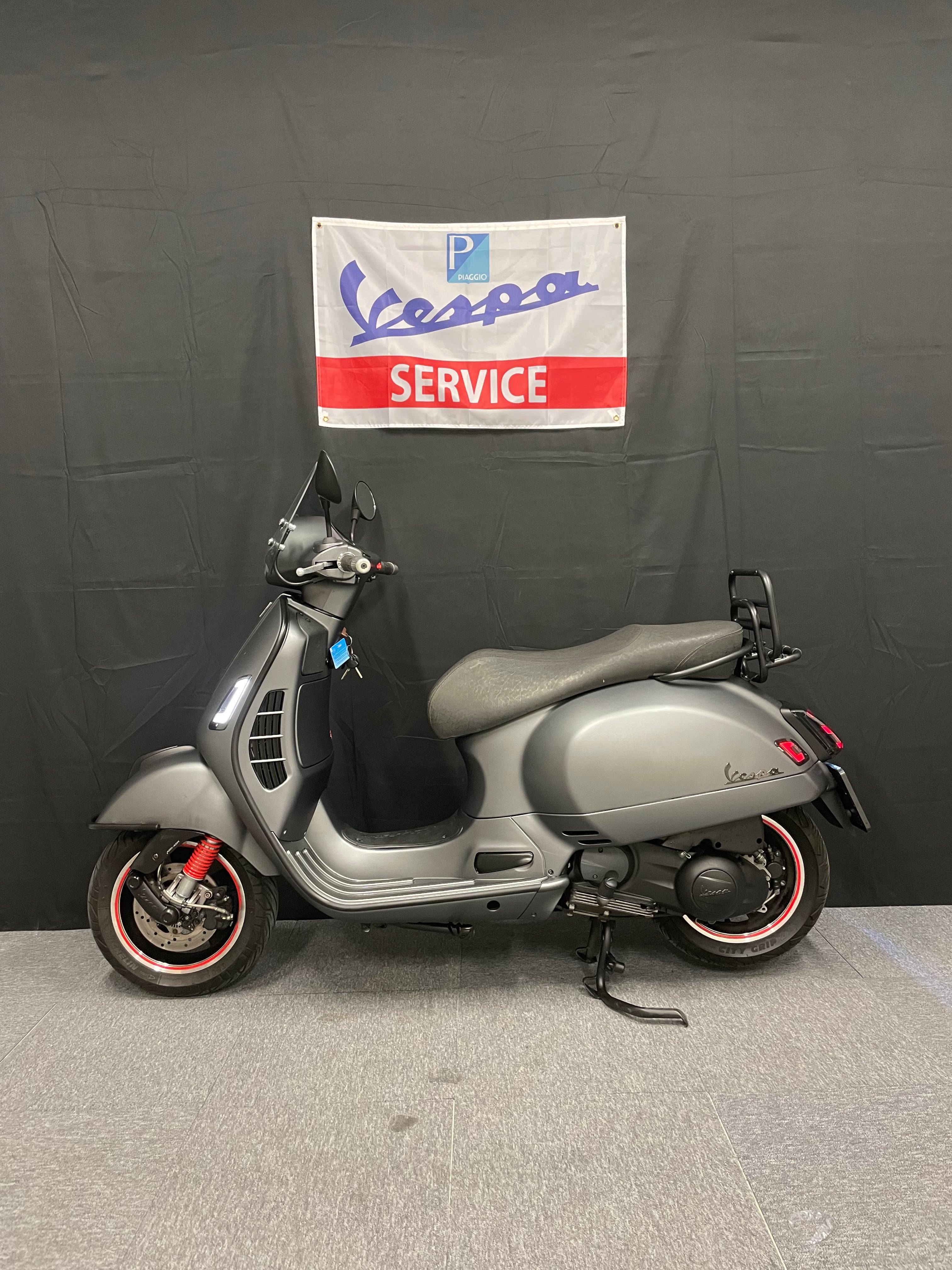 Vespa GTS 300 | ABS | Alarm | Akrapovic | 5000km | Garantie