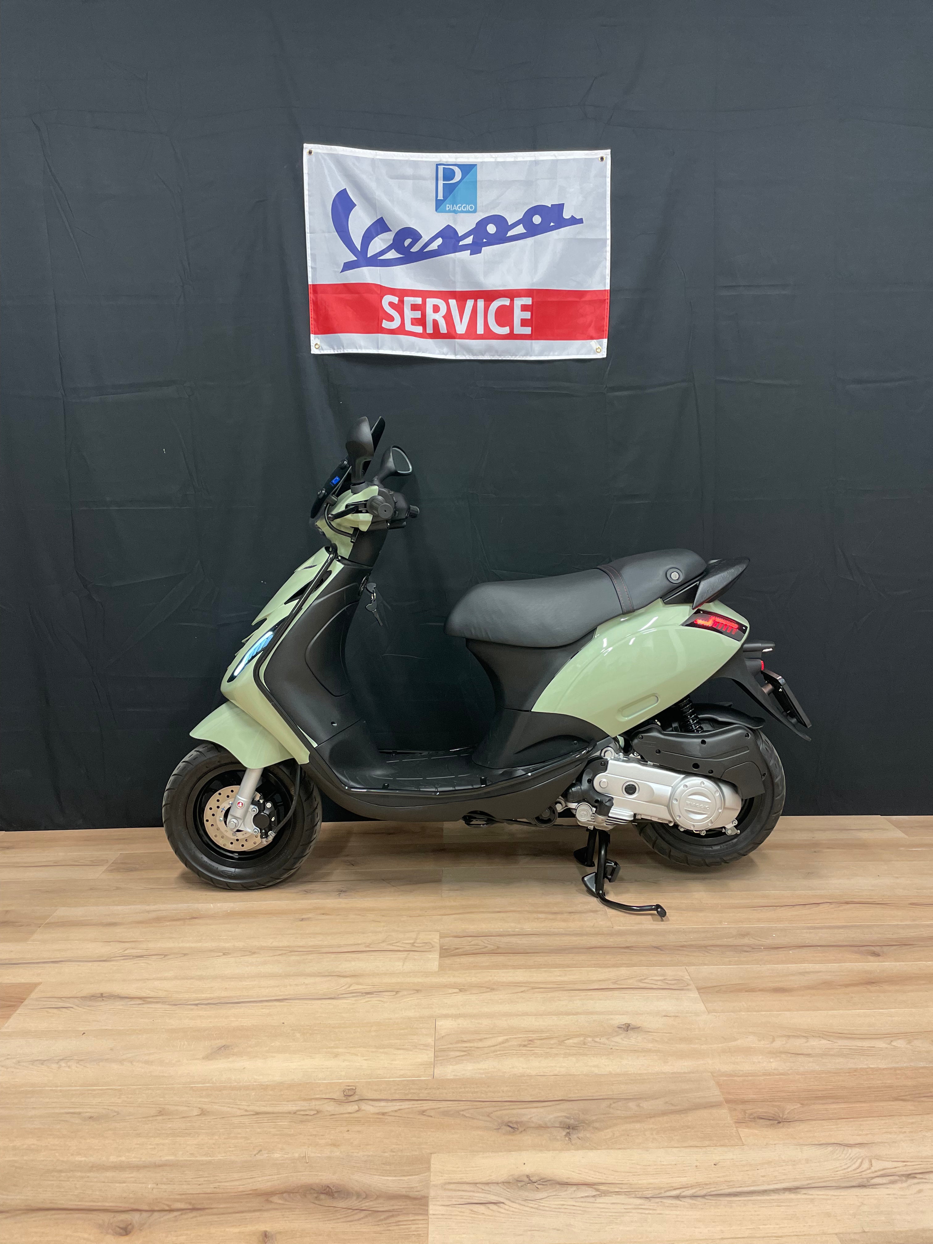 Piaggio Zip | 2023 | 300km | Garantie | Brom | Full option