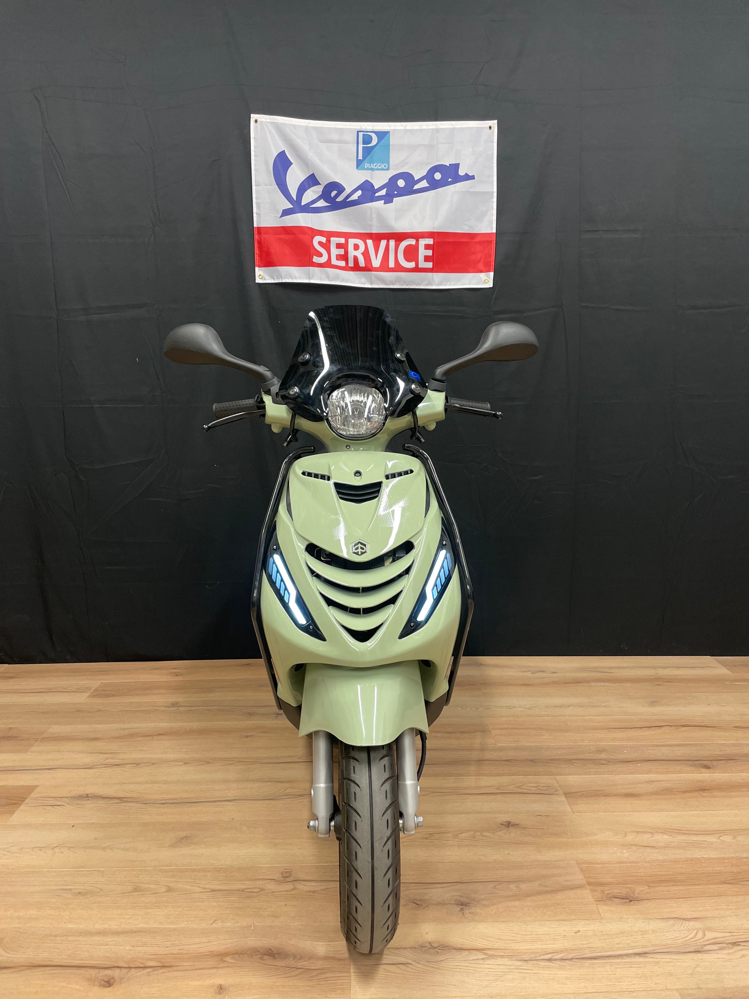 Piaggio Zip | 2023 | 300km | Garantie | Brom | Full option