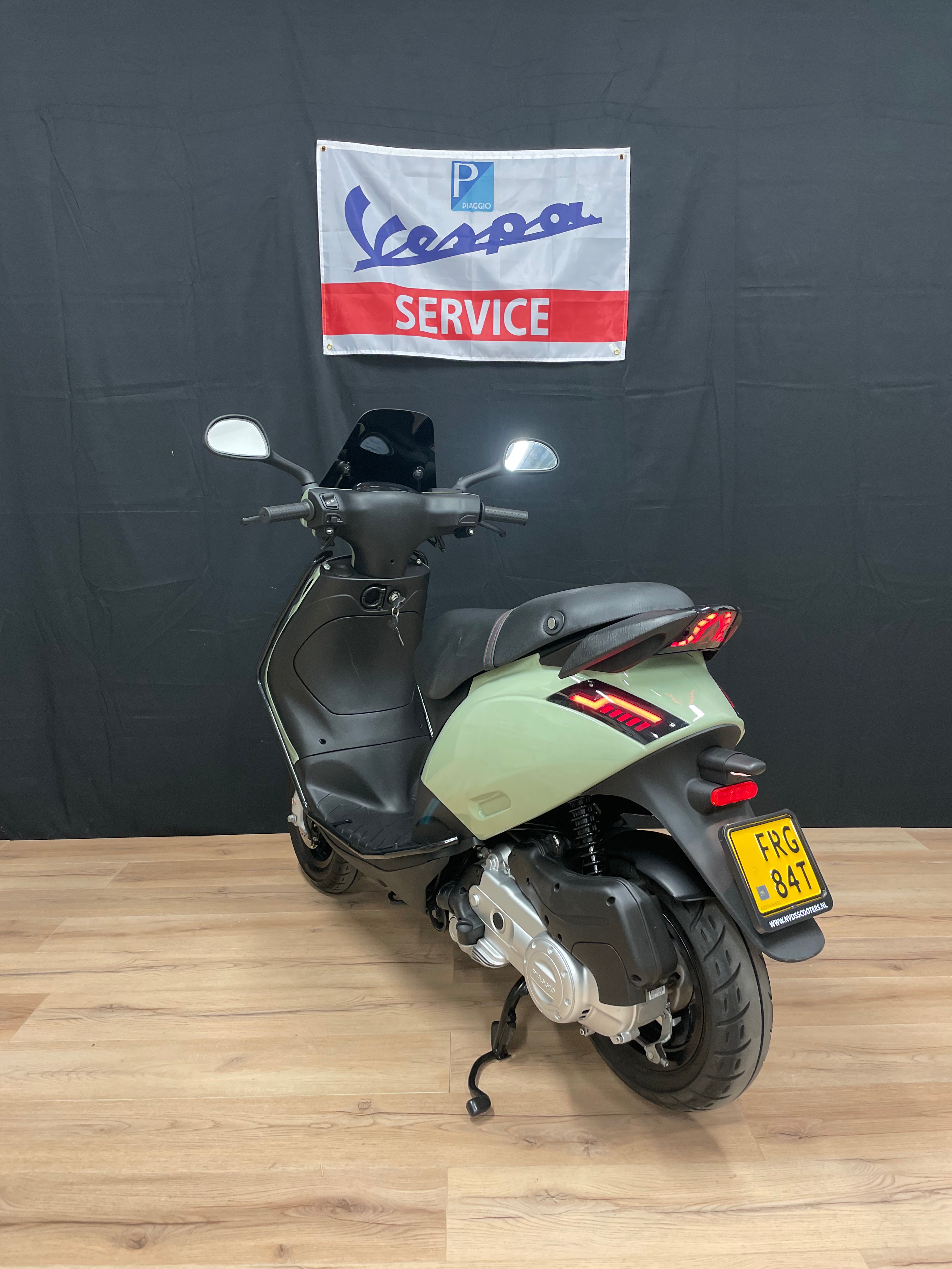 Piaggio Zip | 2023 | 300km | Garantie | Brom | Full option