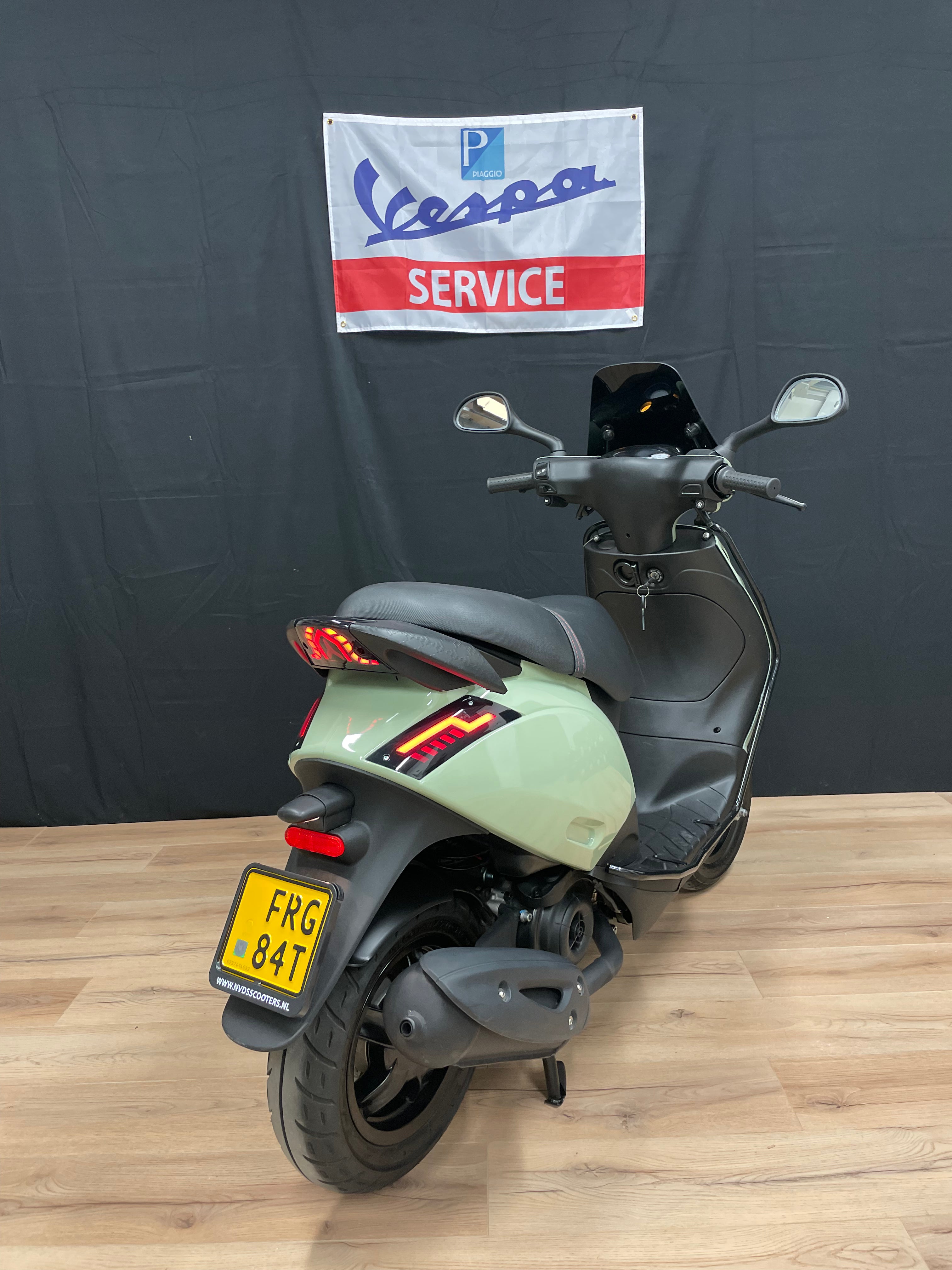 Piaggio Zip | 2023 | 300km | Garantie | Brom | Full option