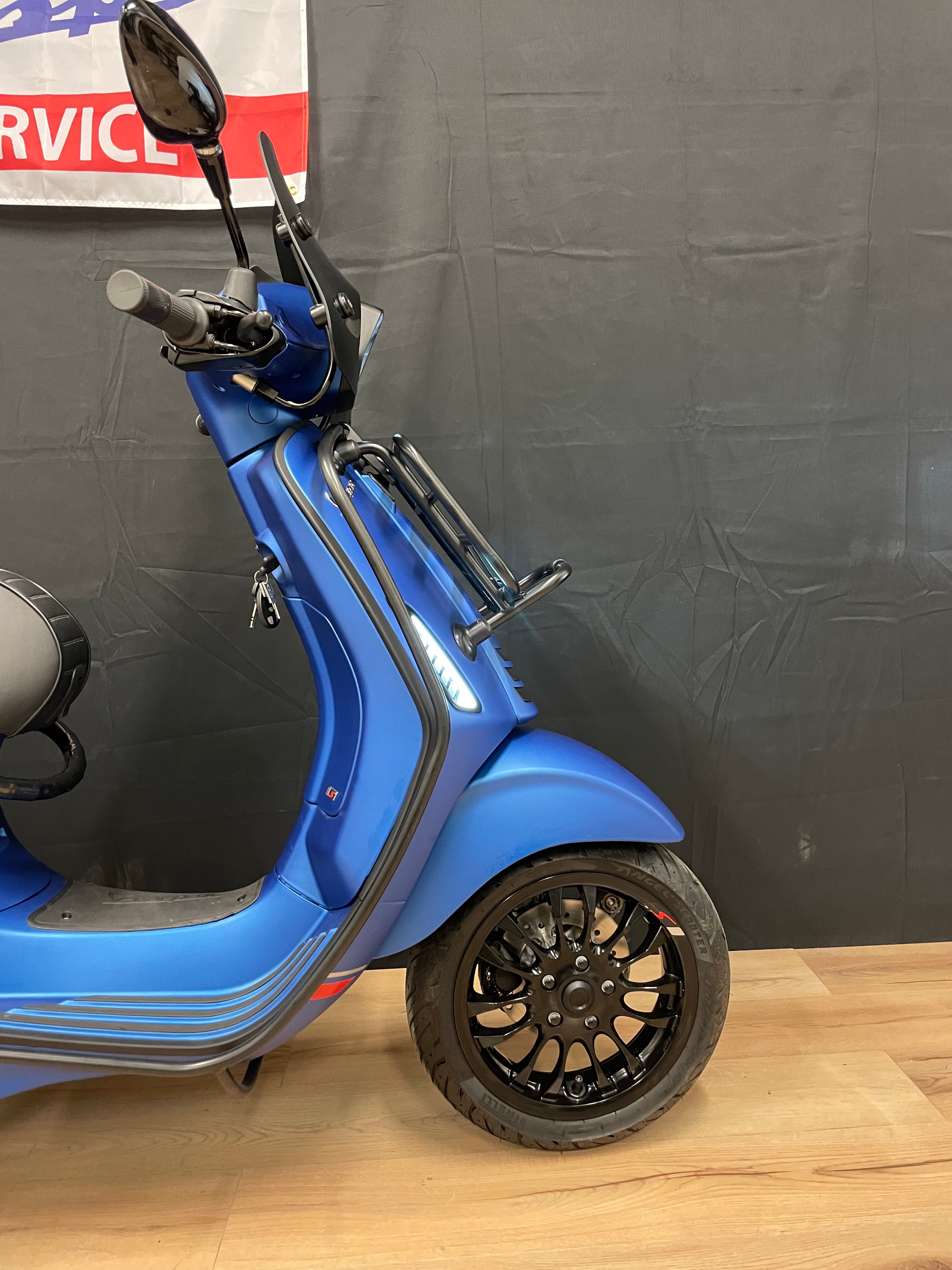 Vespa sprint S | 500km | Nieuwstaat | Garantie | Full option