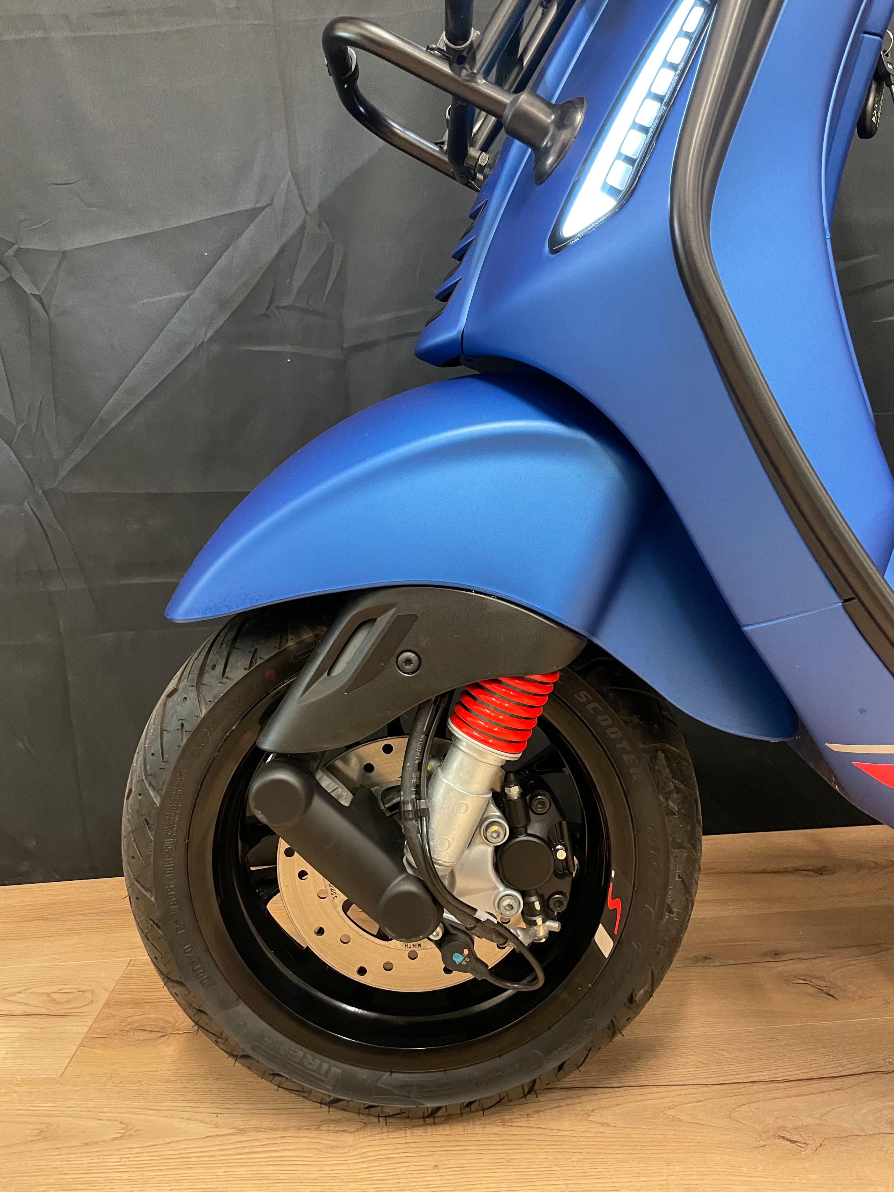 Vespa sprint S | 500km | Nieuwstaat | Garantie | Full option