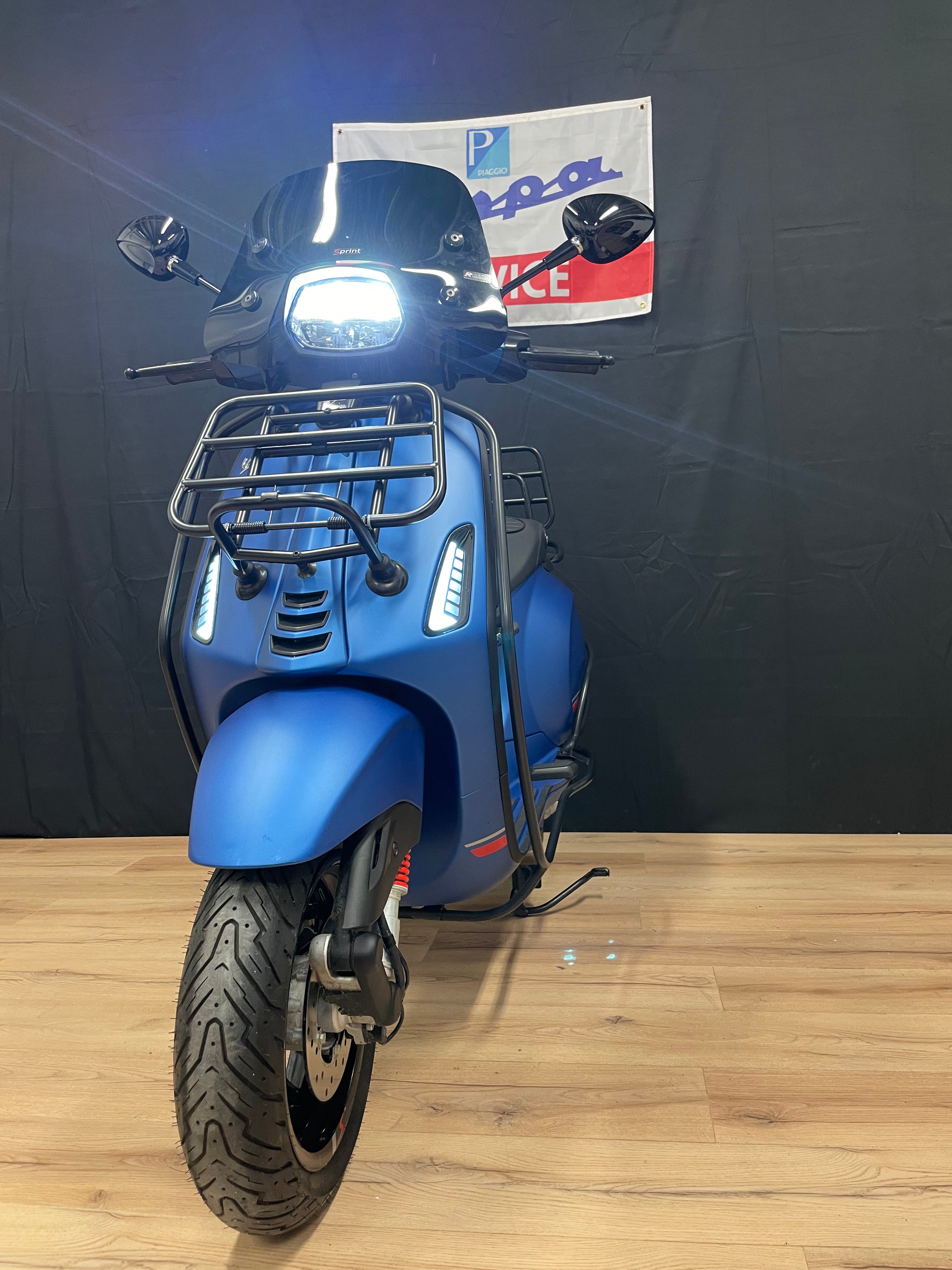 Vespa sprint S | 500km | Nieuwstaat | Garantie | Full option