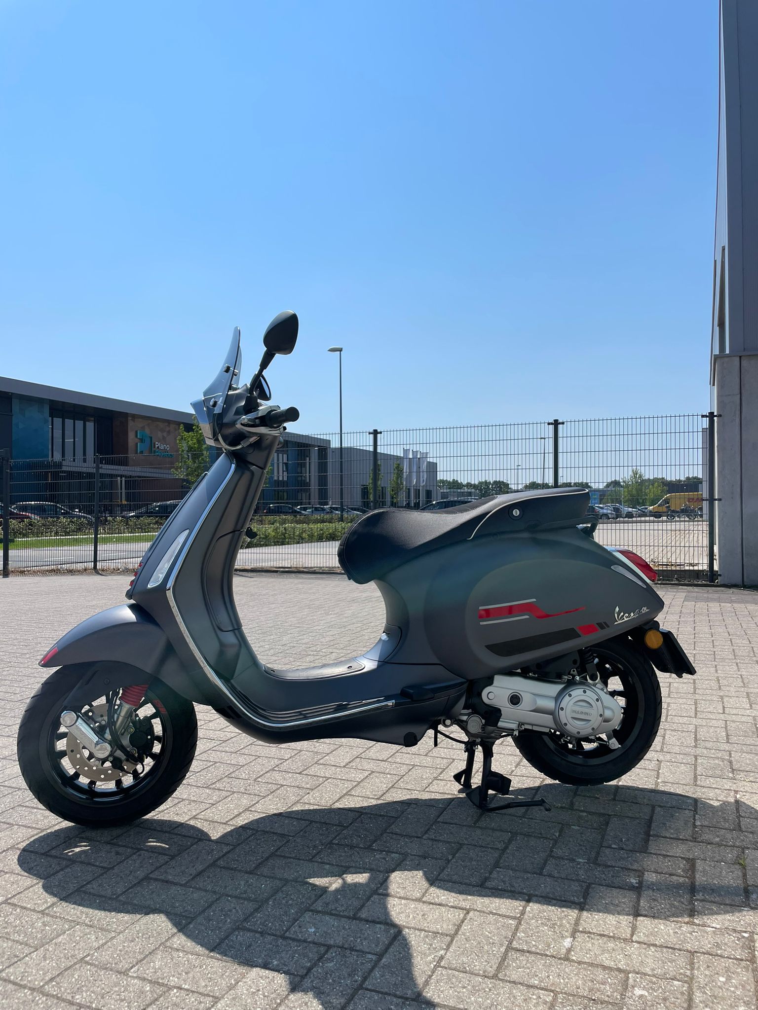 Vespa Sprint | Nieuwstaat | brom/snor | garantie | 1300km