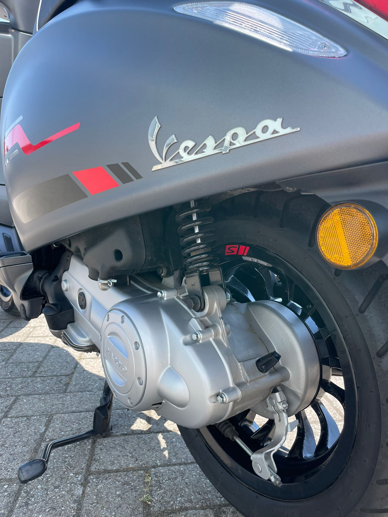 Vespa Sprint | Nieuwstaat | brom/snor | garantie | 1300km