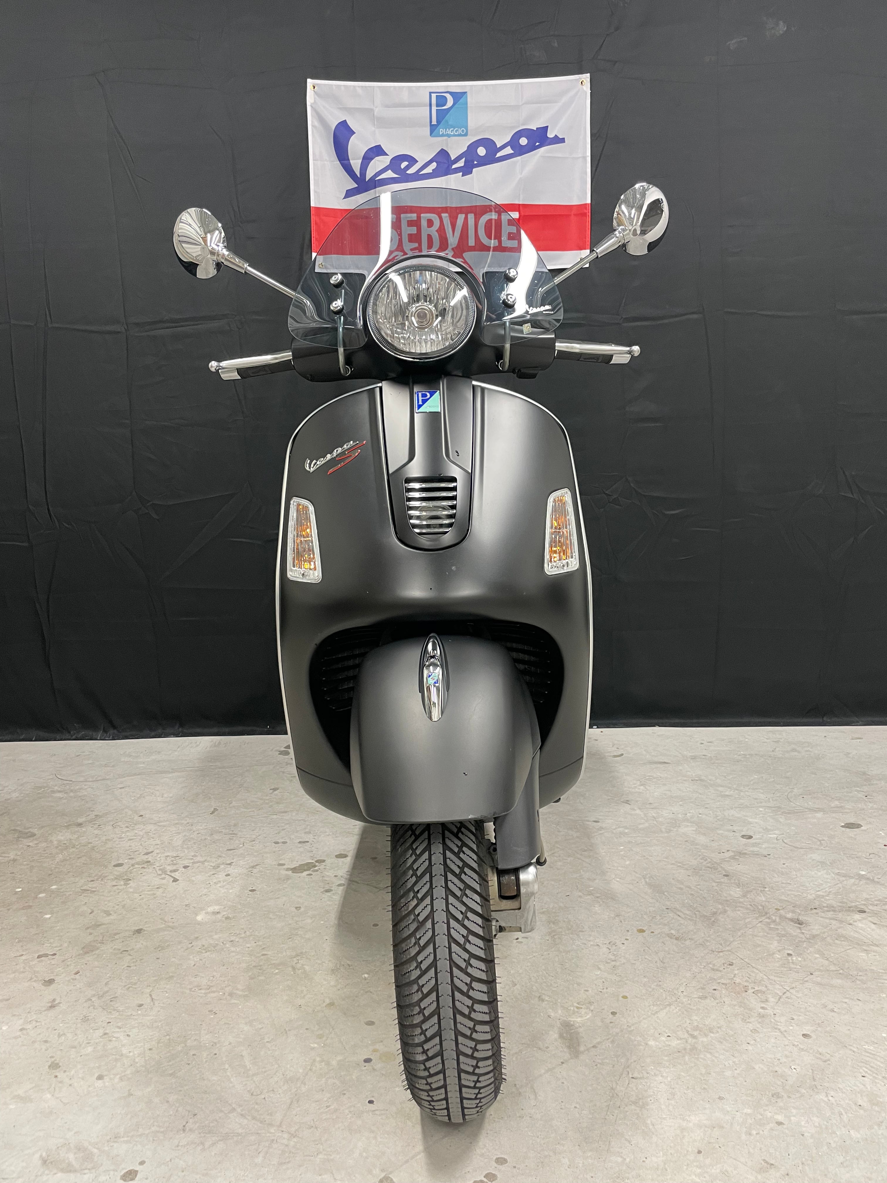 Vespa Gts 300 super sport | Akrapovic | Garantie | Weinig km