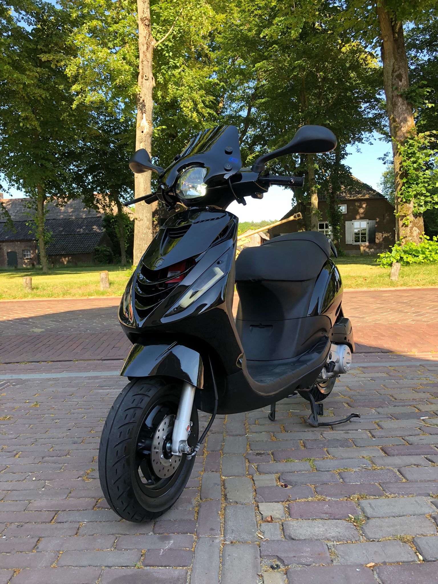 Piaggio Zip | Brom