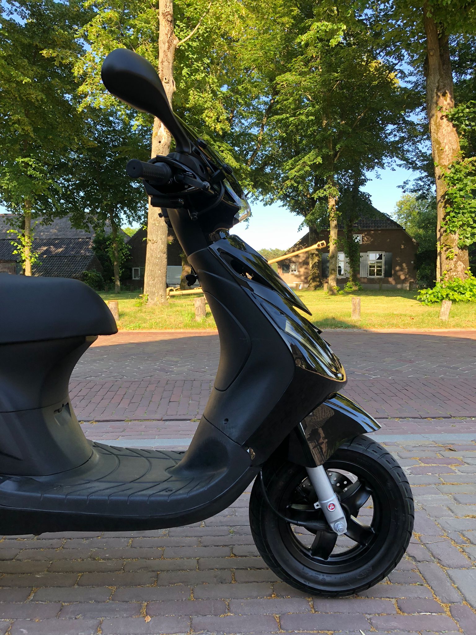 Piaggio Zip | Brom