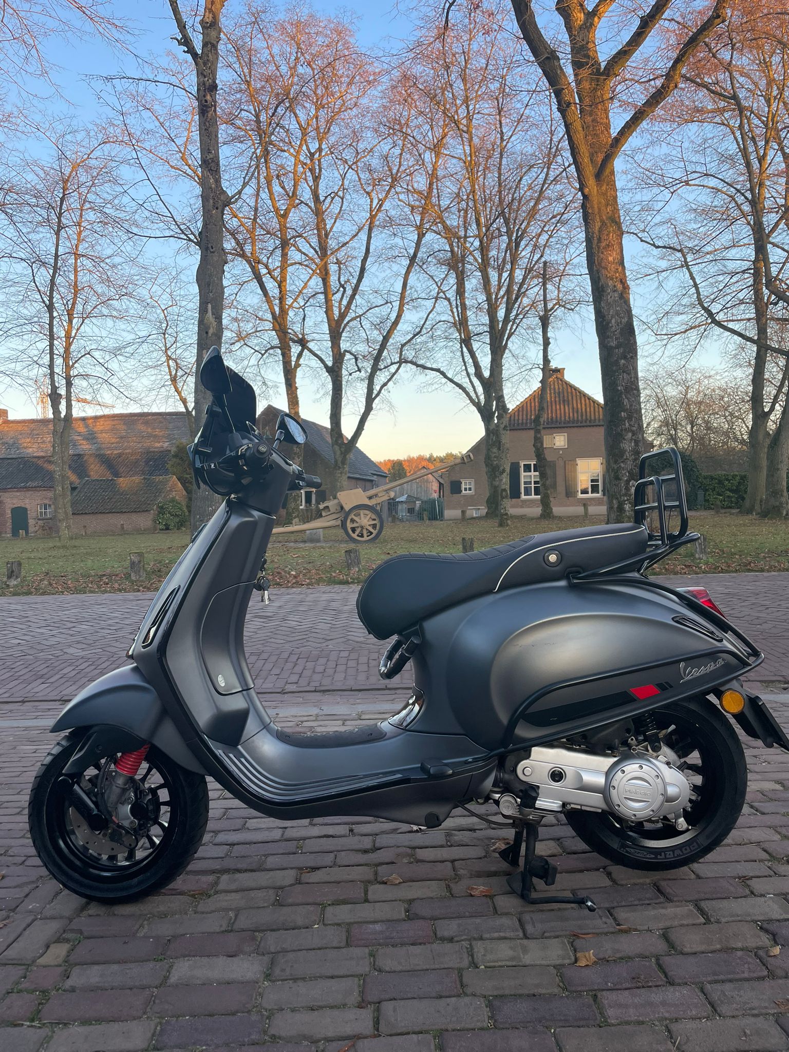 Vespa Sprint brom | 1e eigenaar | AKrapovic | Zelioni | Carbon