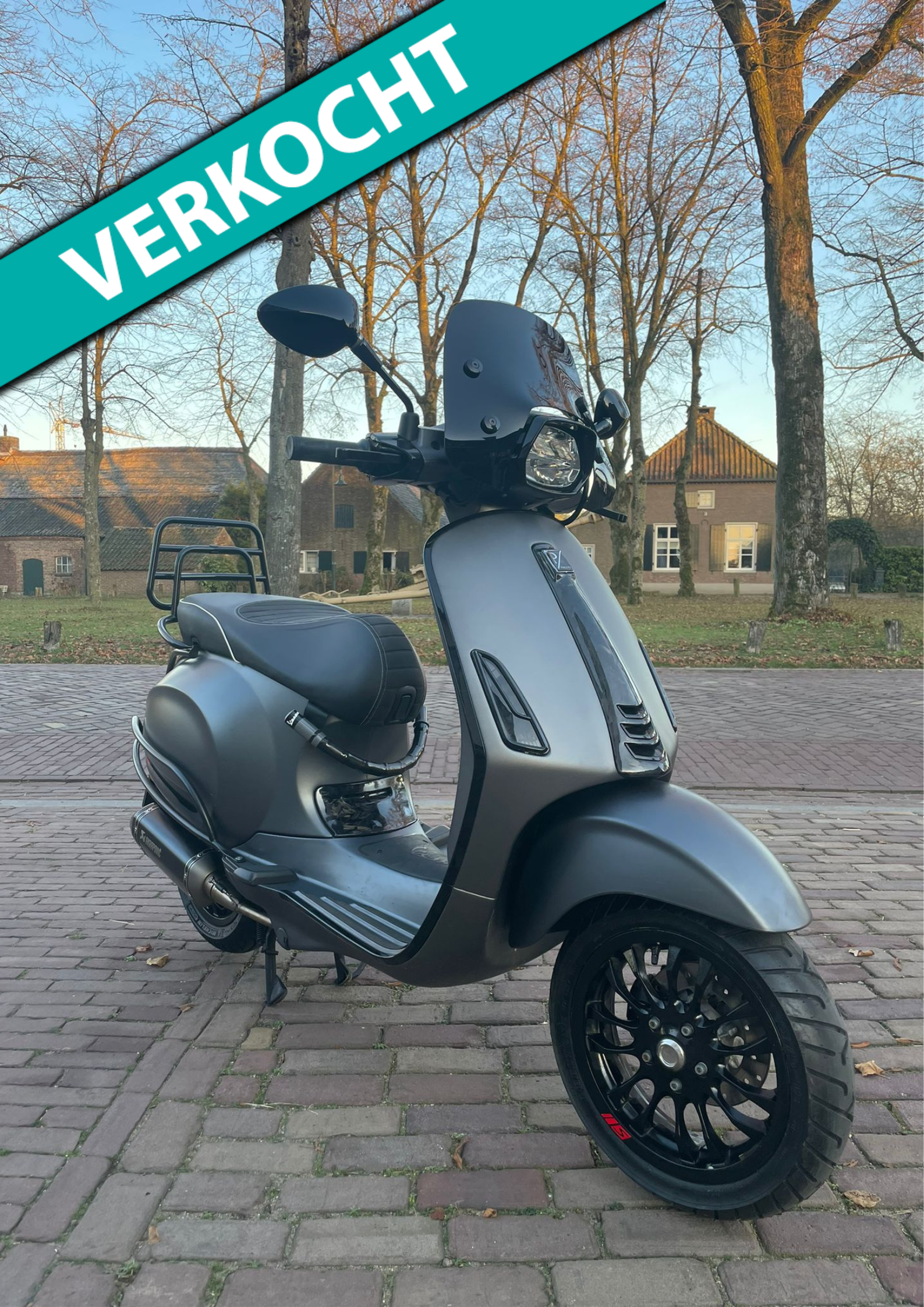 Vespa Sprint brom | 1e eigenaar | AKrapovic | Zelioni | Carbon