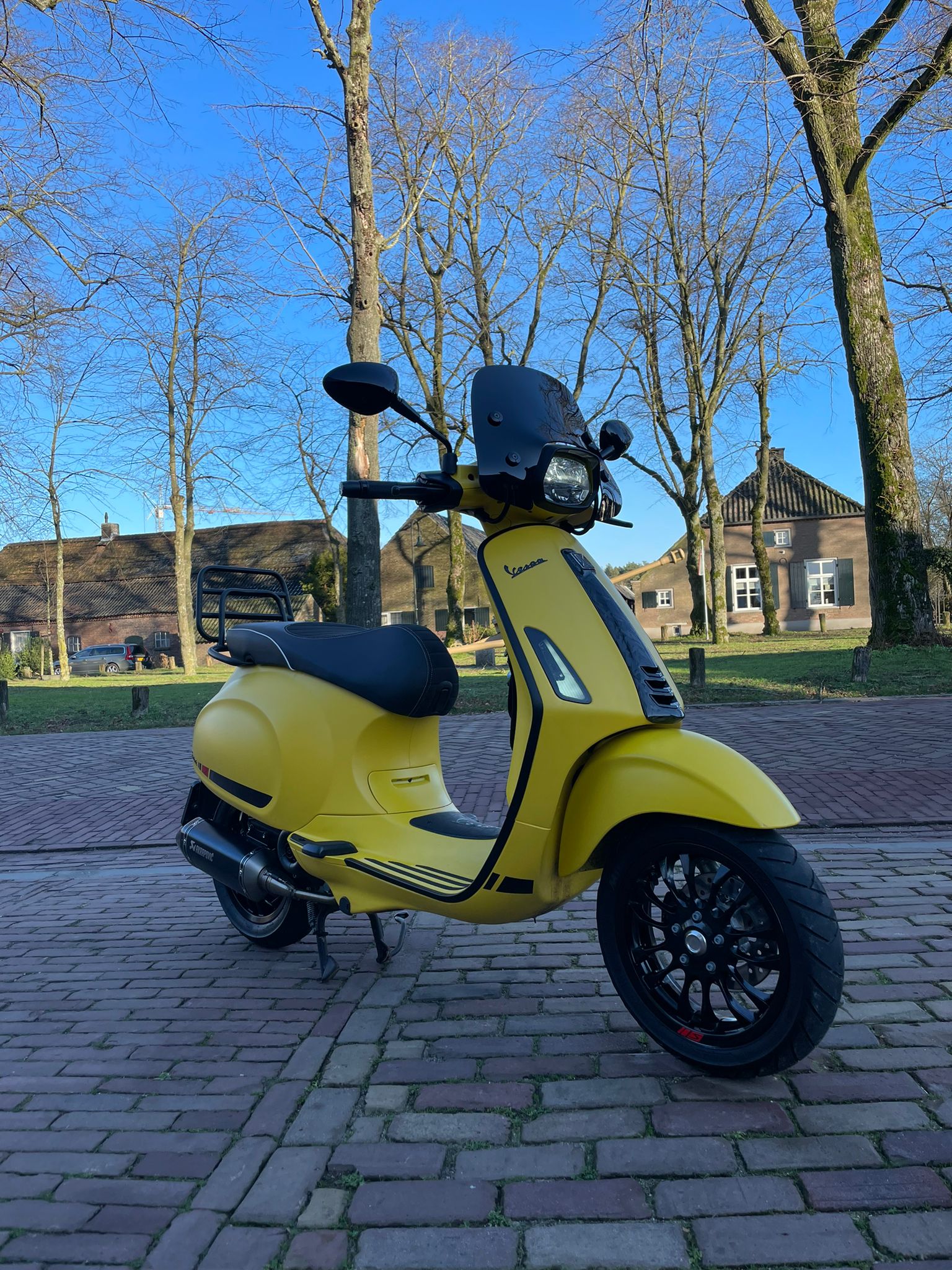 Vespa sprint brom | 5000km | Akrapovic | Carbon | Nieuwstaat