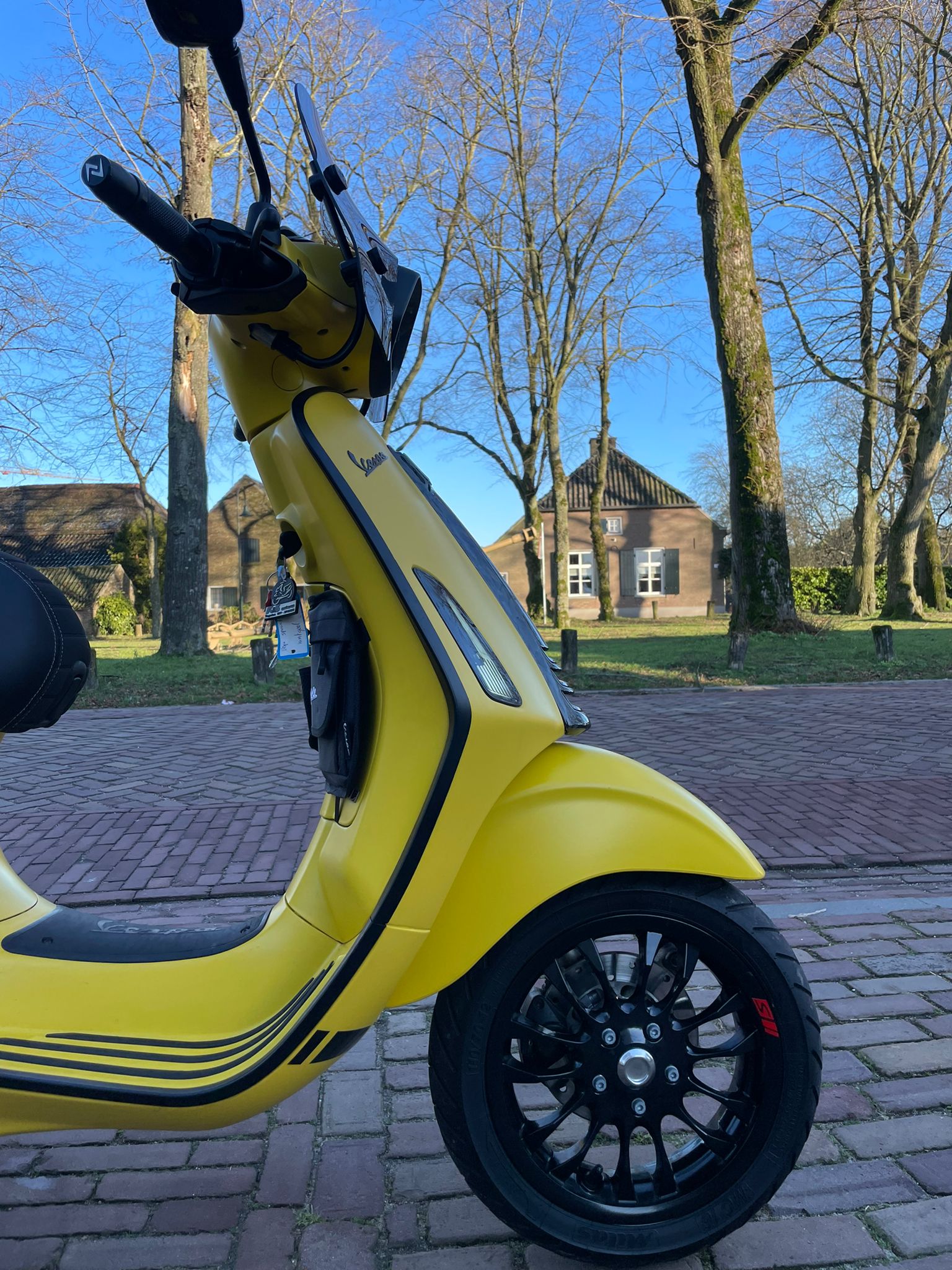 Vespa sprint brom | 5000km | Akrapovic | Carbon | Nieuwstaat