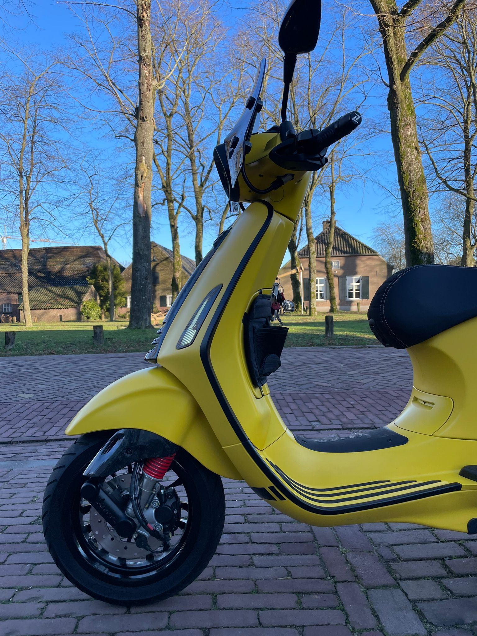 Vespa sprint brom | 5000km | Akrapovic | Carbon | Nieuwstaat