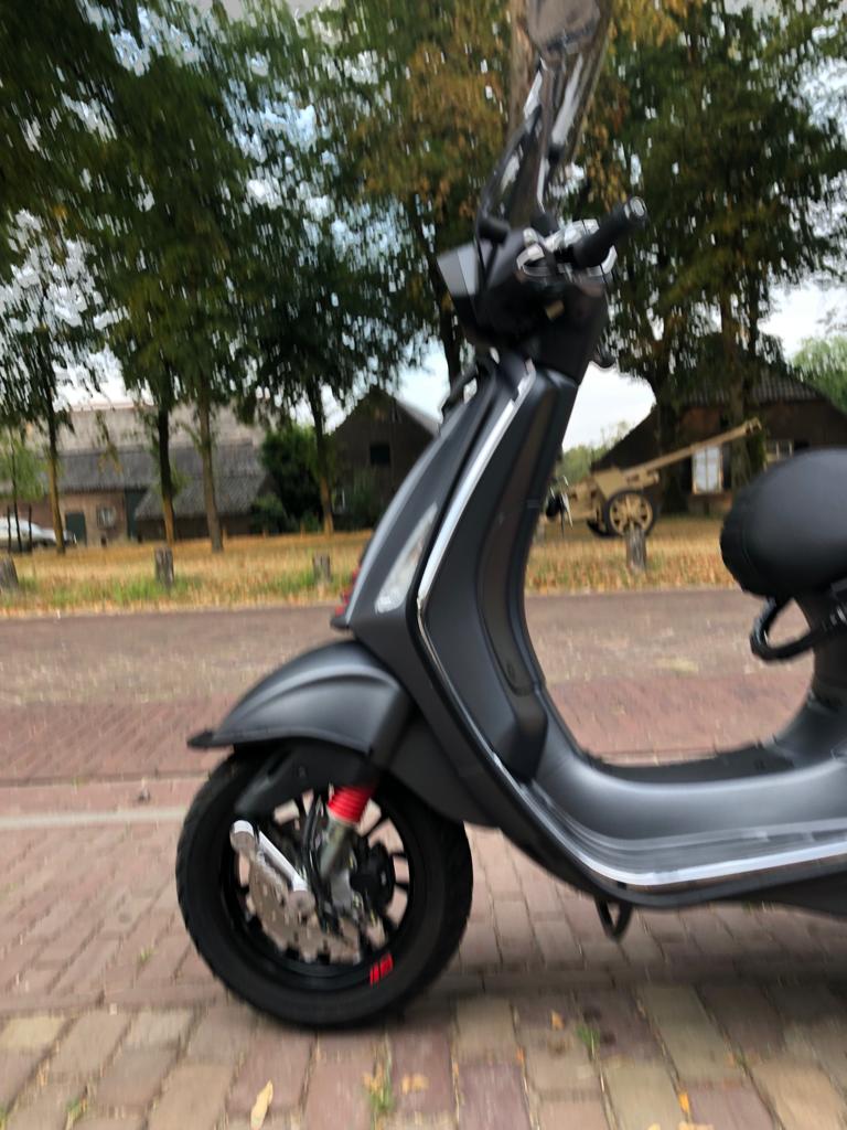 Vespa Sprint | Snor/ Brom | Nieuwstaat