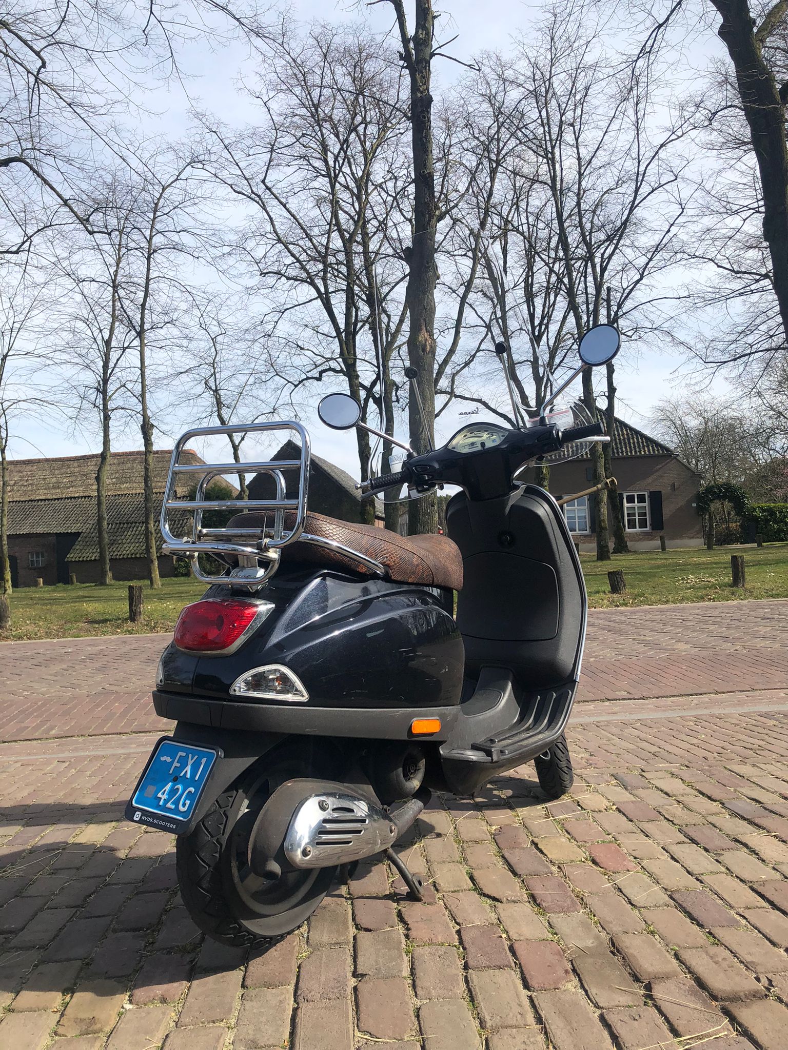 Vespa LX | Snor 2T | Zwart