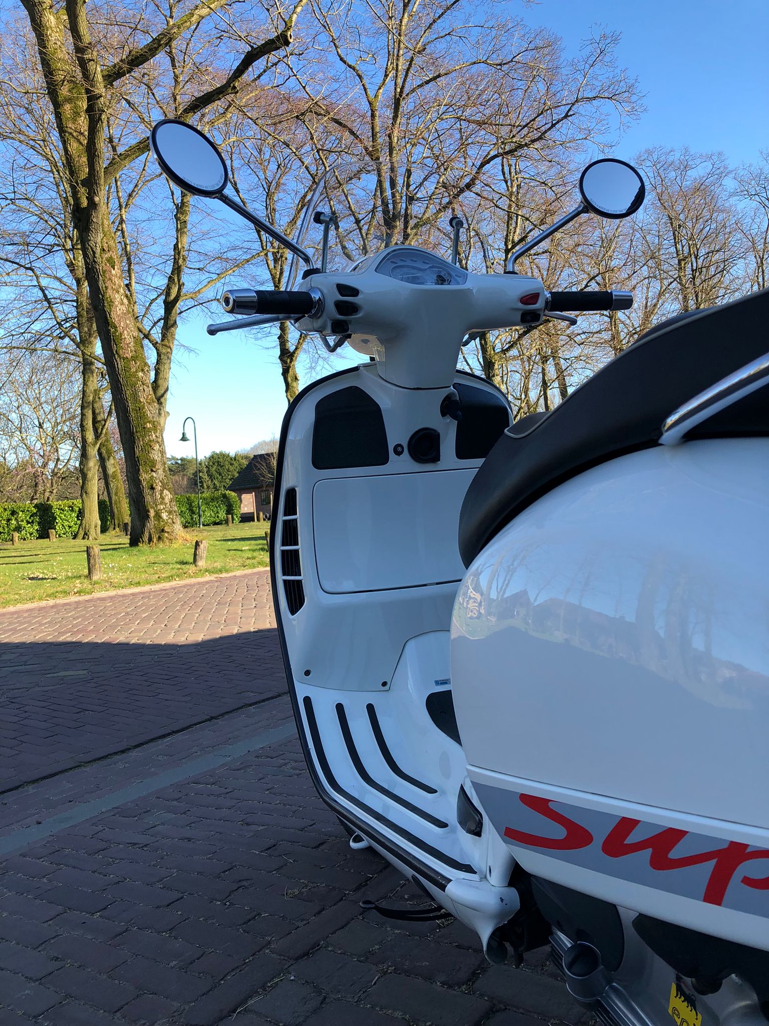 Vespa GTS 300 | Motor Scooter