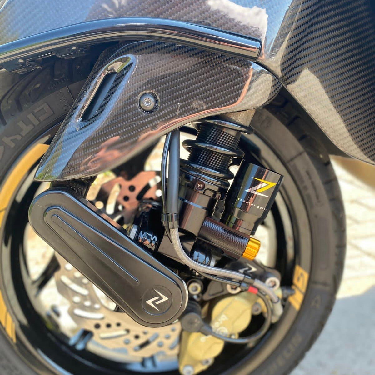 Carbon Fiber Schokbreker kapje Vespa Sprint/Primavera