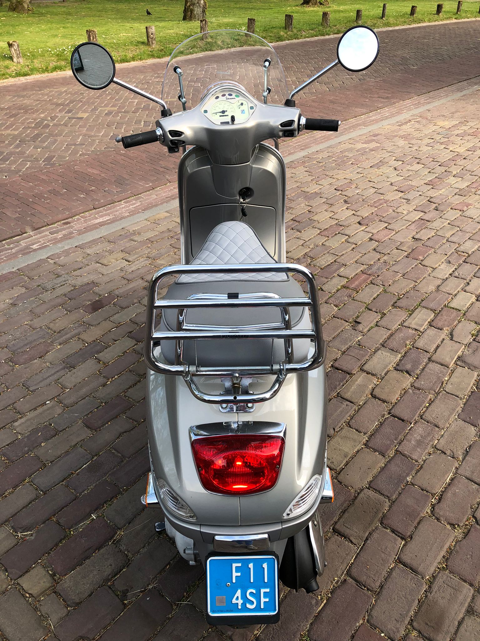 Vespa LX | Snor 4T | Zilver