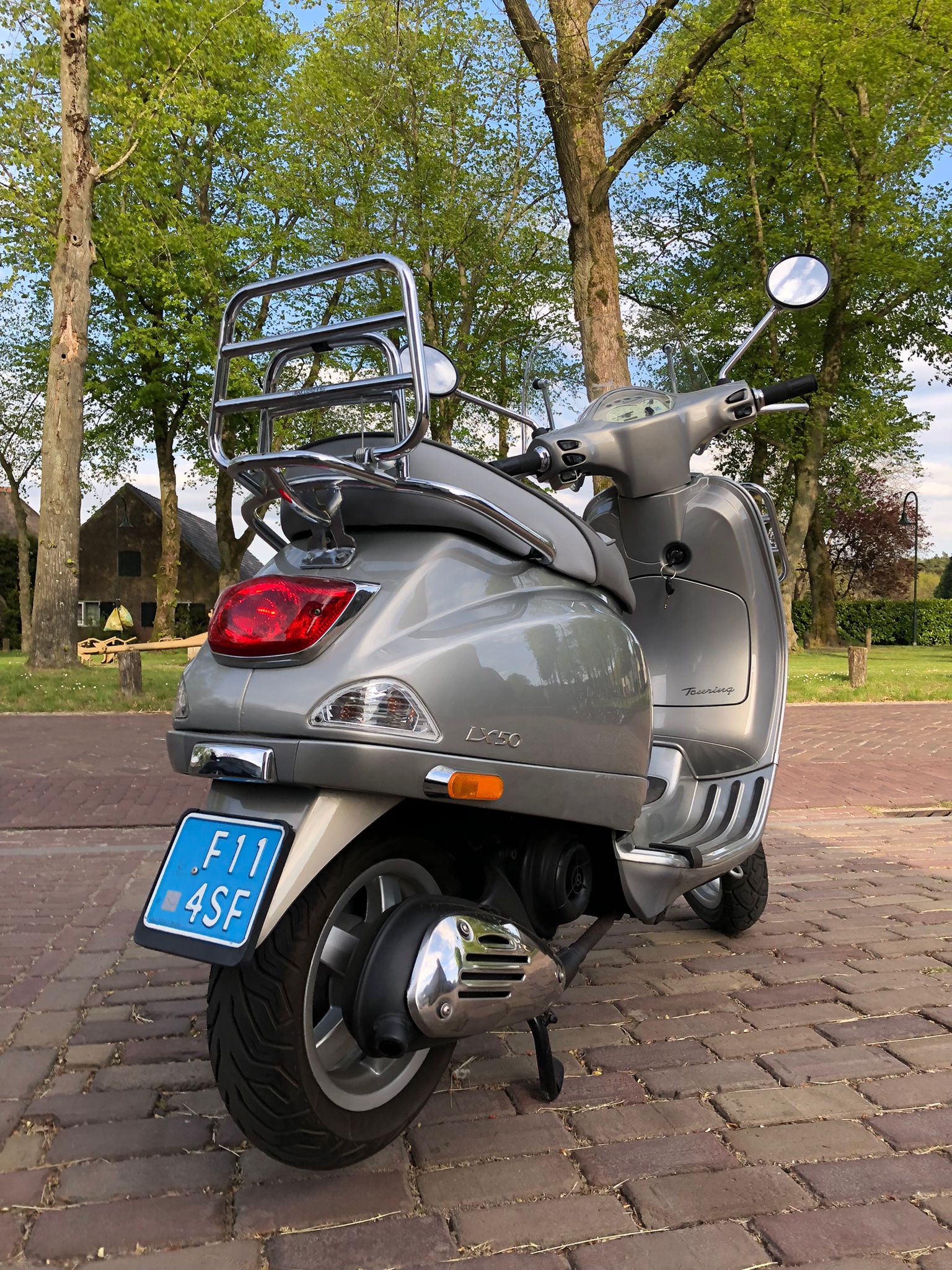 Vespa LX | Snor 4T | Zilver